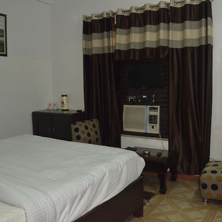 Hotel Royal Classic Bareli Zewnętrze zdjęcie