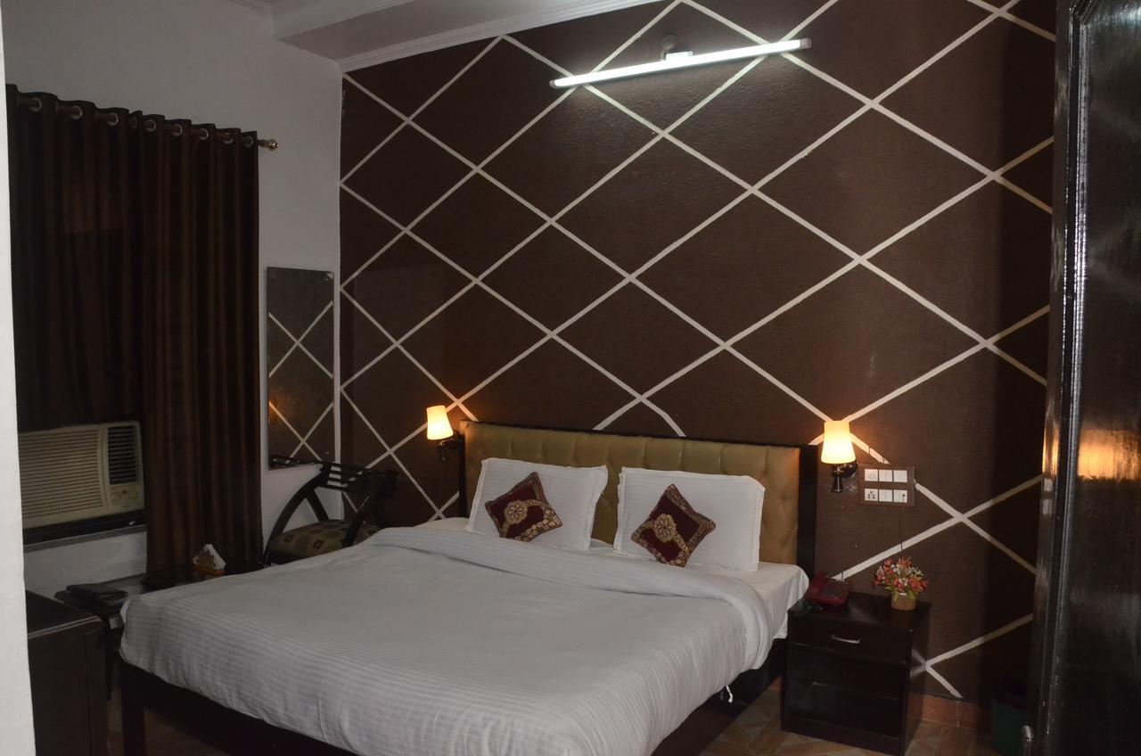 Hotel Royal Classic Bareli Zewnętrze zdjęcie