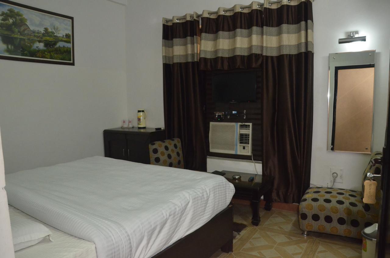 Hotel Royal Classic Bareli Zewnętrze zdjęcie