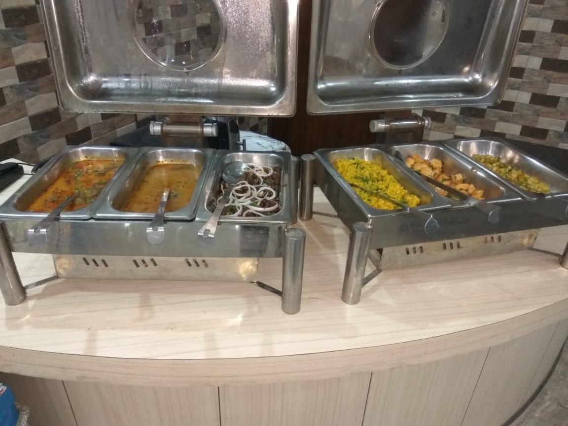 Hotel Royal Classic Bareli Zewnętrze zdjęcie
