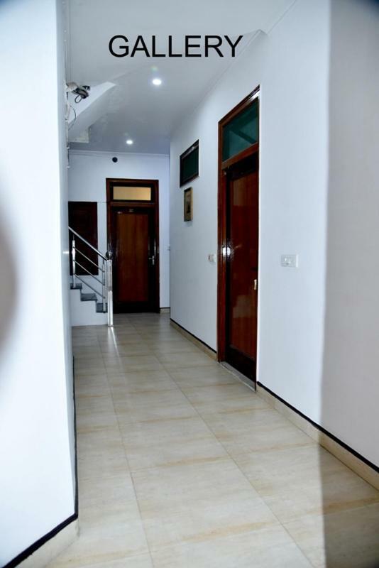 Hotel Royal Classic Bareli Zewnętrze zdjęcie
