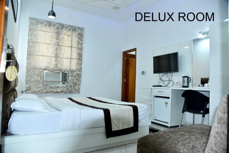 Hotel Royal Classic Bareli Zewnętrze zdjęcie