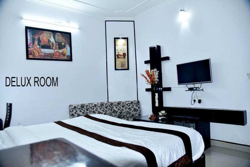 Hotel Royal Classic Bareli Zewnętrze zdjęcie